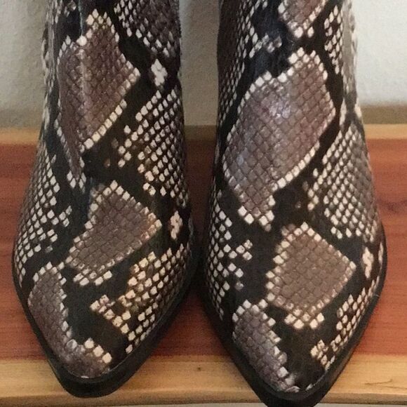 NEW 14TH & UNION Braxton snakeskin booties - Picture 7 of 7